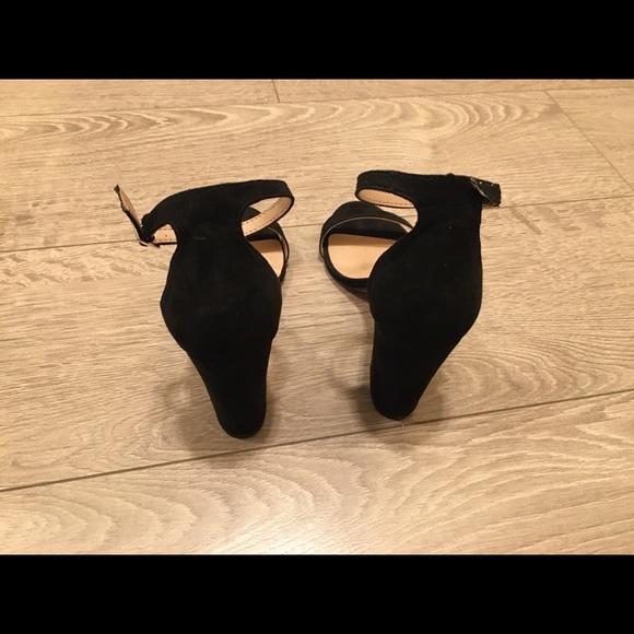 Madden Girl Black Ankle Strap Heels ✨ - Picture 6 of 7